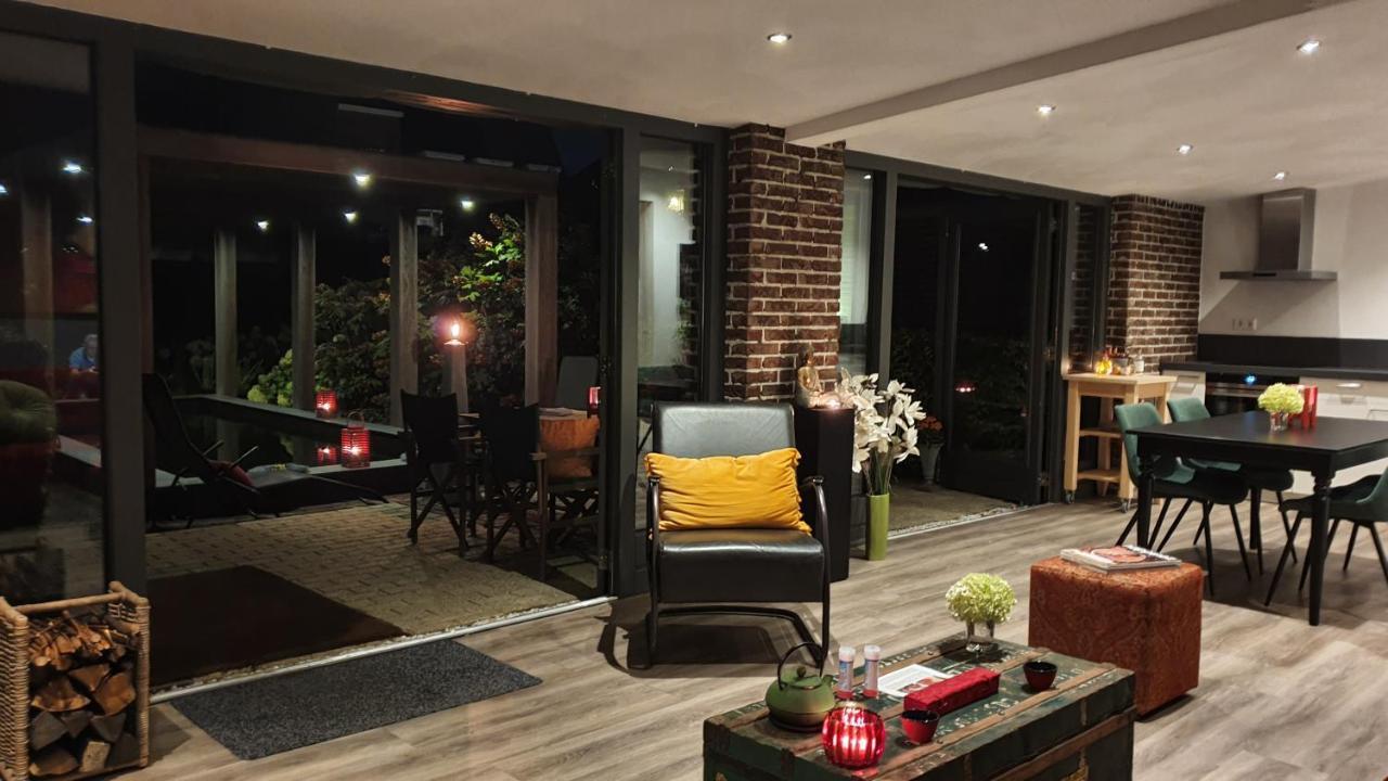 Downtown Hideaway, B&B Grand Deluxe 에인트호번 외부 사진